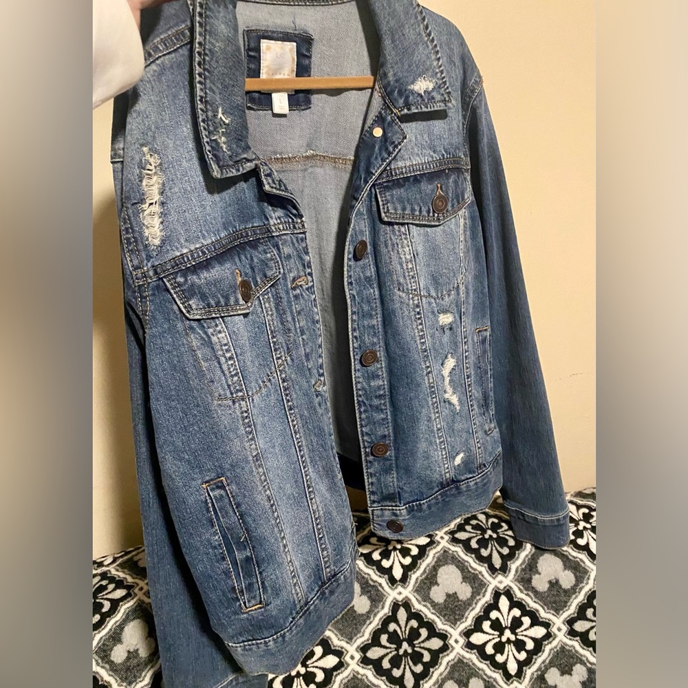 LAUREN CONRAD Jean jacket size large.